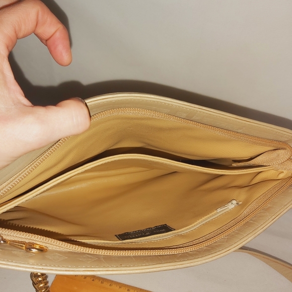 DUE FRATELLI genuine leather Made in Canada purse - Picture 5 of 8